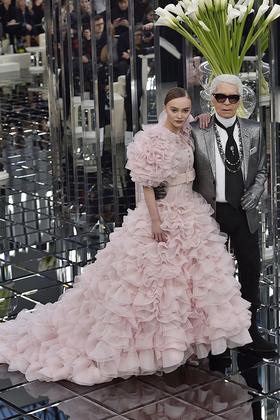 lily rose depp and karl lagerfeld walk the runway during news photo 1594060975 Haute Couture. 10 najlepszych pokazów światowej mody