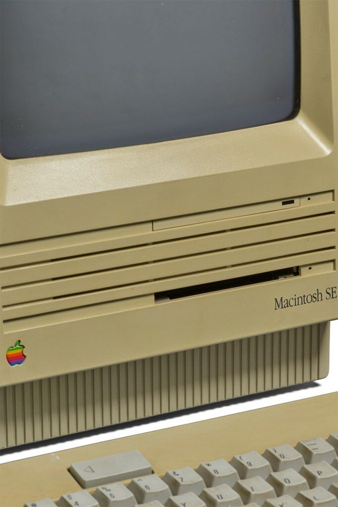 Macintosh Steve'a Jobsa stacja dyskietek monitor logo apple