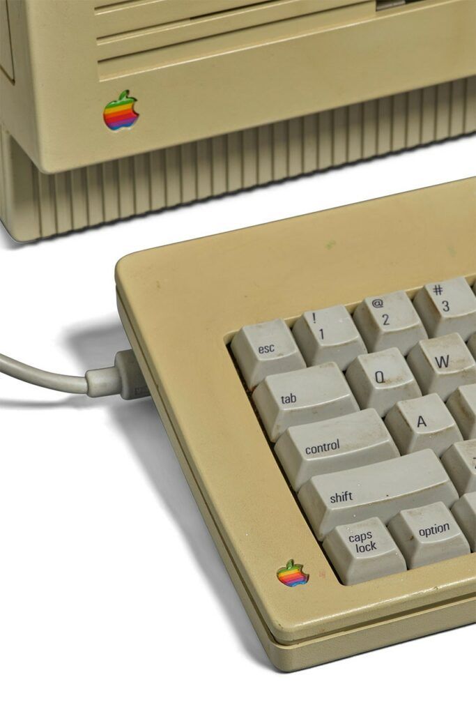 Macintosh SE Steve'a Jobsa klawiatura