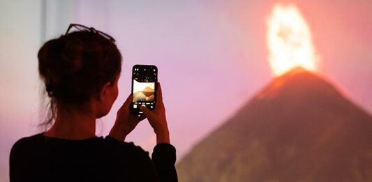 Wybuch wulkanu Zjawiskowa Ziemia BBC Eartch