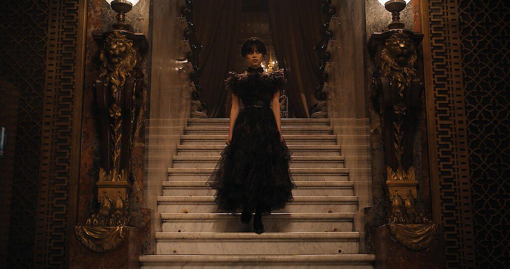 wednesday dress Gothcore – estetyka dla fanów Wednesday Addams
